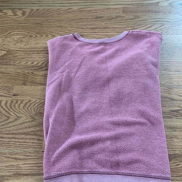 Comfy American Eagle sweater - Picture 3 of 3